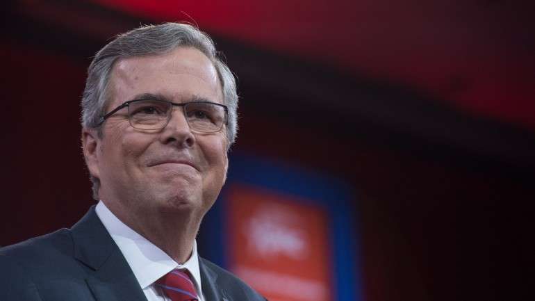Logo de seguida, Jeb Bush garantiu aos repórteres que ainda não era candidato oficial na corrida à Casa Branca em 2016