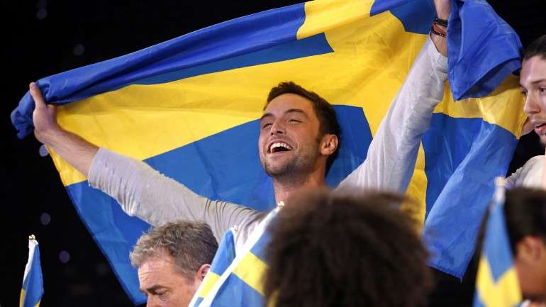 Måns Zelmerlöw venceu o concurso "Let's Dance", já apresentou programas televisivos e, além de cantor, é compositor