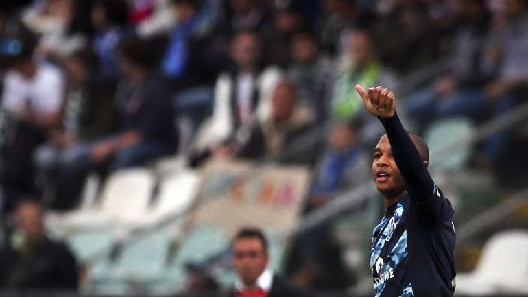 Brahimi marcou o sétimo golo no campeonato bem antes de, quase no final do jogo, Jackson Martínez marcar o seu 18.º e voltar a ter mais um do que Jonas, do Benfica