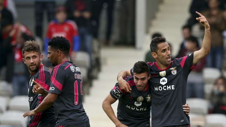 Jonas já tem os mesmos golos de Jackson Martínez no campeonato (17) e vai com 27 marcados esta época
