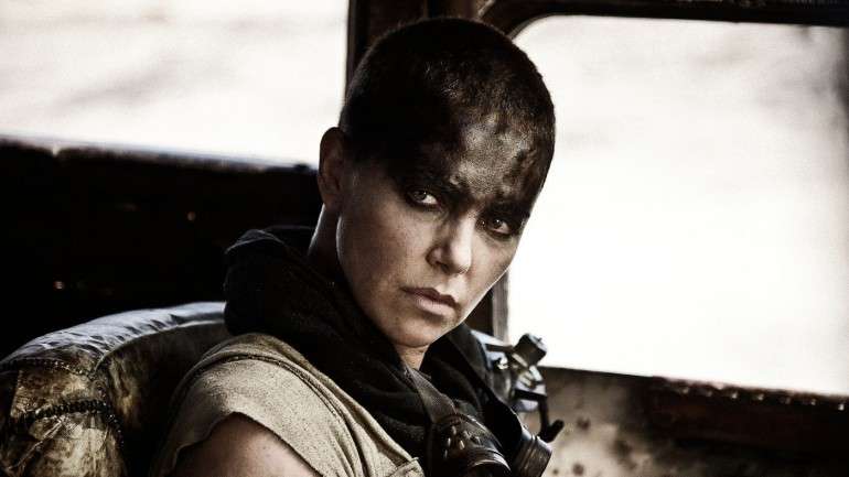 Charlize Theron em "Mad Max: Estrada da Fúria"