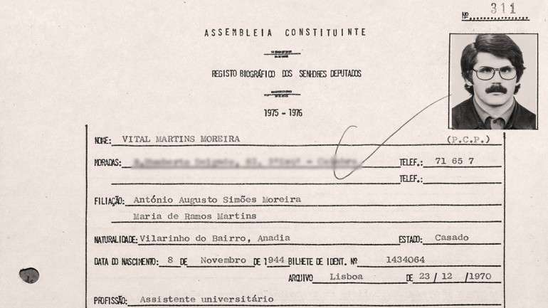 Vital Moreira, com 31 anos, foi decisivo para encostar a Constituição à esquerda