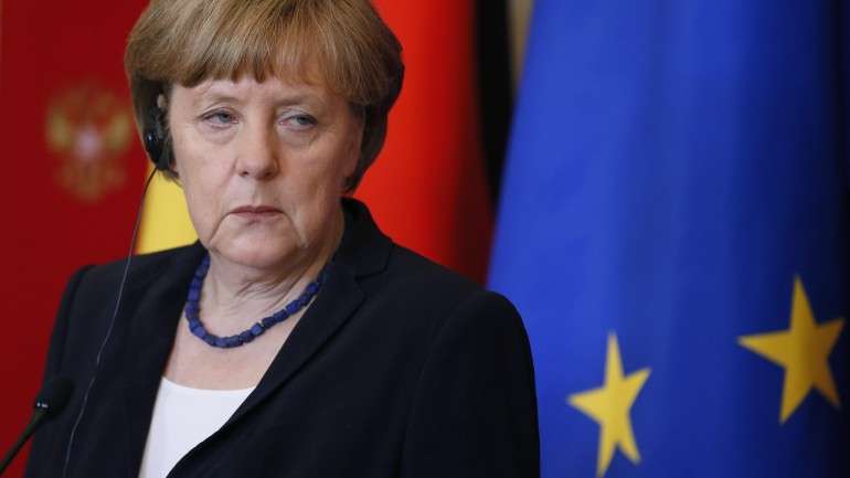 Angela Merkel: na coligação aumentam as vozes a favor de uma posição dura em relação à Grécia
