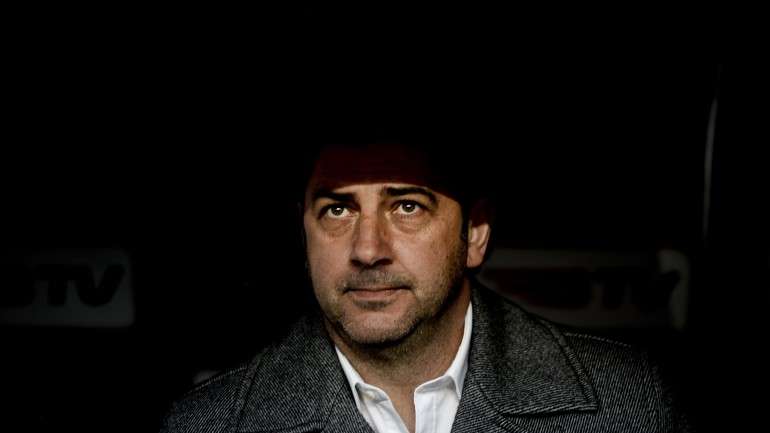 Rui Vitória, entre o Paços de Ferreira e o Vitória de Guimarães, tem 155 jogos feitos na Primeira Liga. Vai com 61 vitórias, 37 empates e 57 derrotas