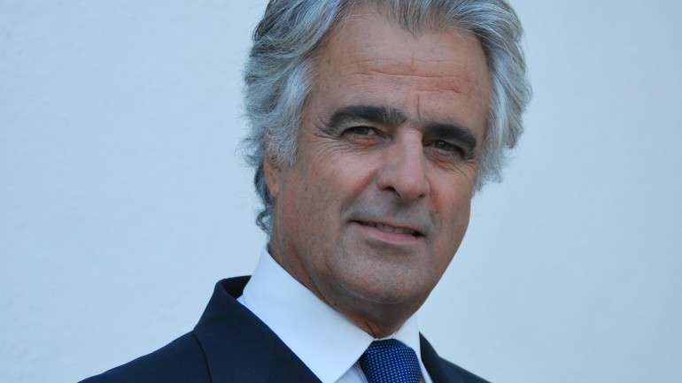 Nuno da Câmara Pereira (à esquerda) em campanha pelo PPM