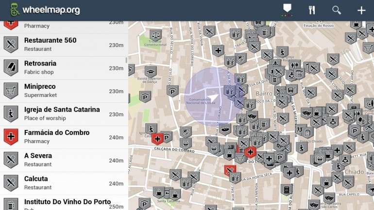 A aplicação usa o GPS do dispositivo para facilitar a orientação