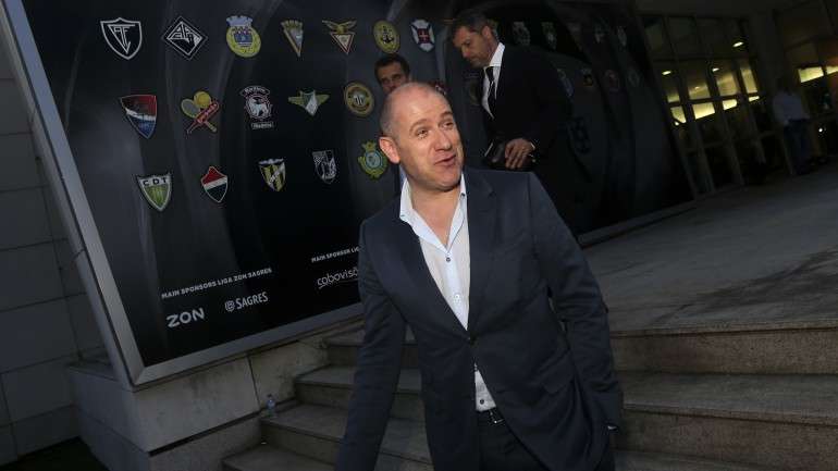 O vice-presidente do FC Porto tinha 70 mil euros em casa em notas de 500 que foram apreendidos. Carros e armas também foram apreendidos no âmbito da Operação Fénix, esta quinta-feira.