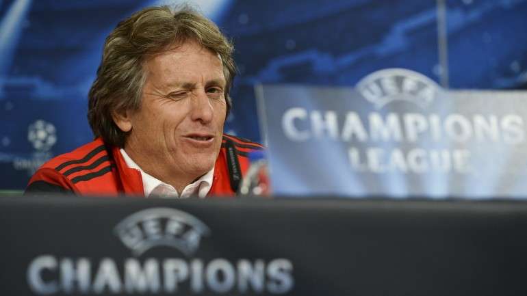 Jorge Jesus foi treinador do Benfica entre 2009 e 2015. A 5 de junho deste ano, o presidente do Sporting anunciou-o como o novo treinador do clube "leonino"