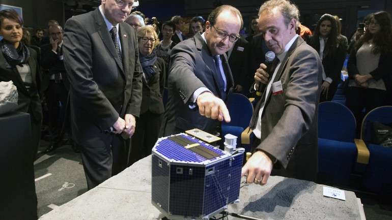 O módulo Philae, que aterrou no cometa 67P/Churyumov-Gerasimenko a 12 de novembro de 2014, não comunica com a Agência Espacial Europeia desde 9 de julho