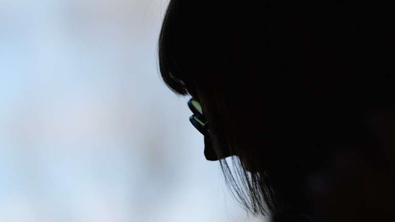 Laura, de 24 anos, diz ter tido "pensamentos suicidas" durante toda a vida, mesmo durante a infância