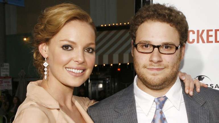 Katherine Heigl e Seth Rogen na apresentação do filme "Um Azar do Caraças".