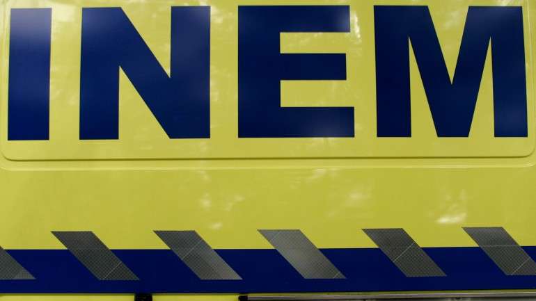 O homem, que conduzia com 0,7 gramas de álcool por litro de sangue, encontra-se detido e será presente a tribunal segunda-feira
