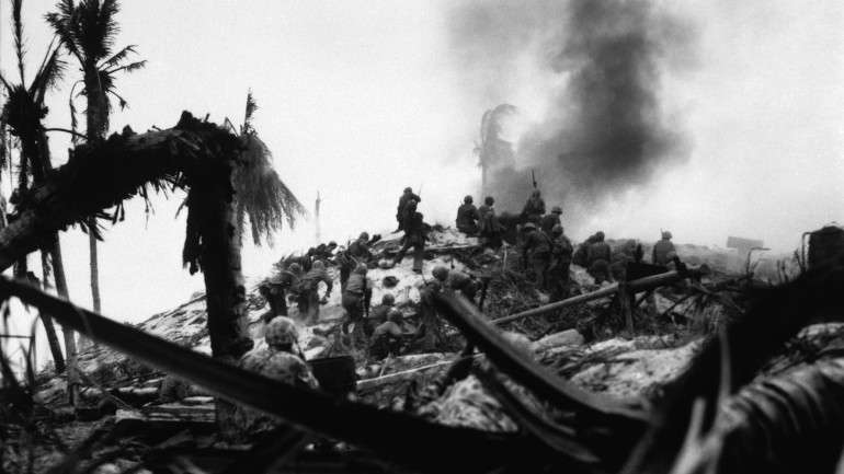 As ossadas dos soldados norte-americanos só foram descobertas mais de 70 anos depois da sua morte, na batalha pela ilha de Tawara