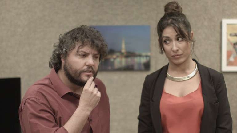 O humorista português contracena com Gregório Duvivier, João Vicente e uma atriz brasileira convidada