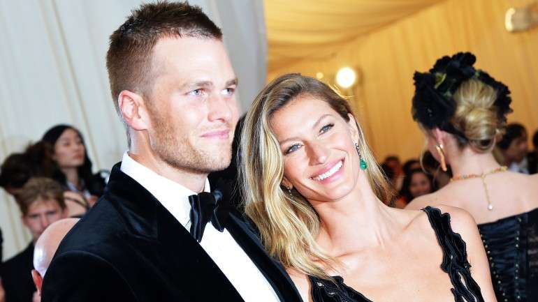 A modelo brasileira e o jogador de futebol americano Tom Brady estão casados desde 2009.