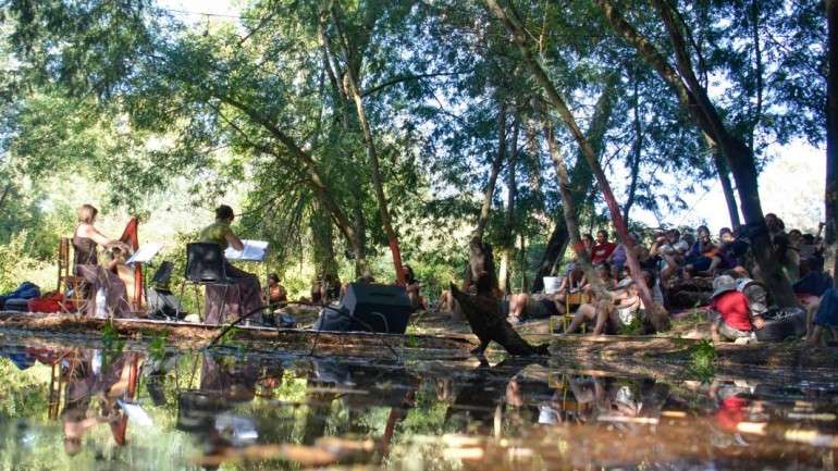 O Festival Andanças mistura a música, dança e artes plásticas. São vinte anos de fusão entre a arte e a preocupação com o meio ambiente