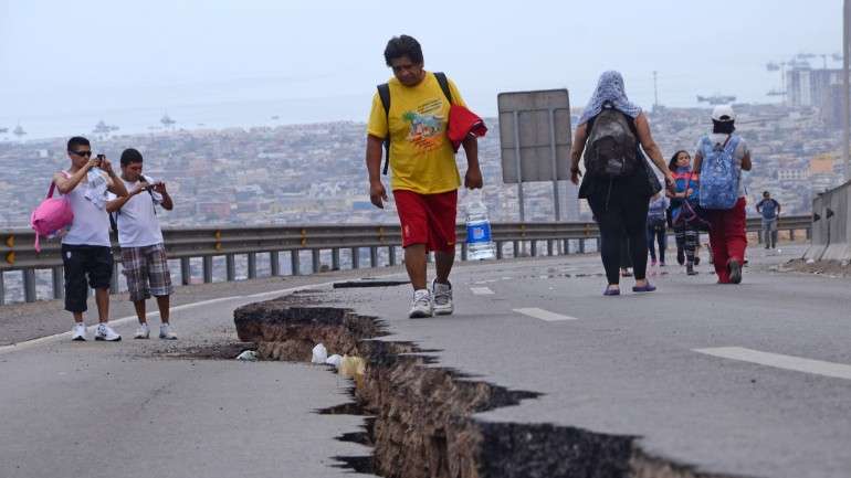 O abalo de magnitude 8,3 atingiu o país no passado dia 16 matando 13 pessoas. Quatro ainda destão desaparecidas