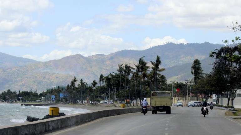 Teremos a Avenida Mártires da Pátria ou a 20 de maio, esta em homenagem ao dia da restauração da independência