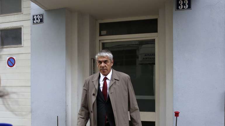 José Sócrates este sábado à saída de casa