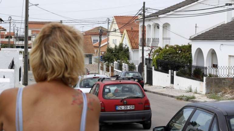 O triplo homicídio ocorreu numa rua na Quinta do Conde em Sesimbra
