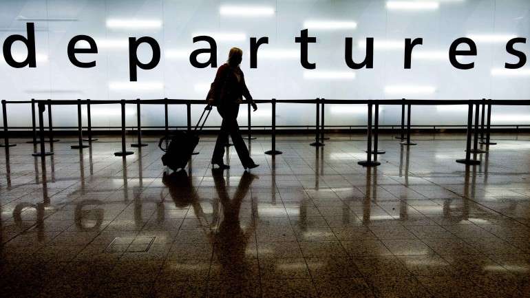 Antes de chegar aos melhores destinos de férias pode ter de passar por autênticos infernos. Alguns deles são estes aeroportos