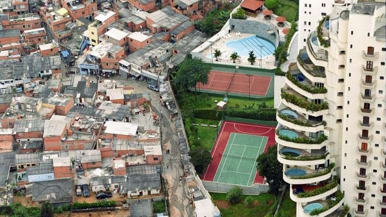 Crise está a levar à subida das taxas de juros, aumento de impostos e taxas, como na eletricidade