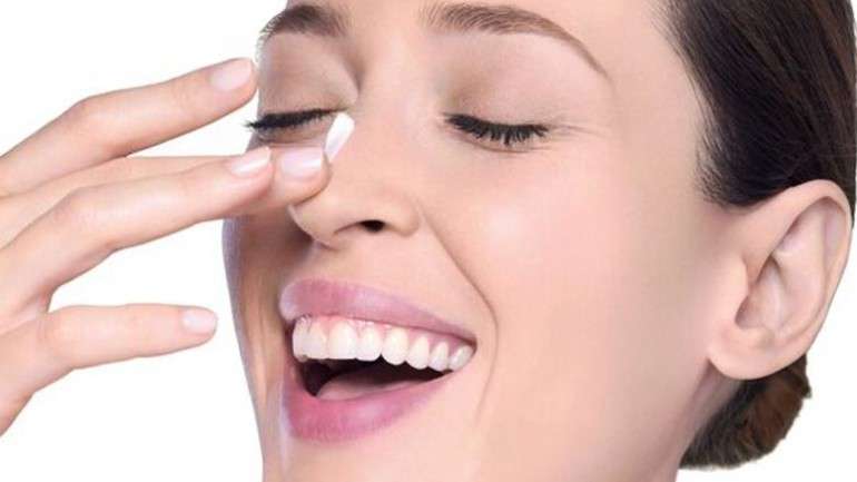 Jamais use os produtos que usava na adolescência porque são dois tipos de acne completamente diferente nas causas e nas manifestações.