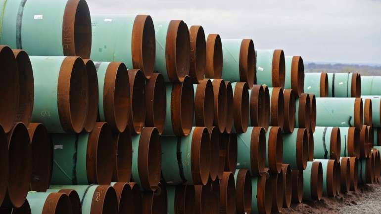 Os congressistas republicanos consideram que a obra criaria milhares de postos de trabalho, os ecologistas criticam-na pelos potenciais efeitos nocivos no ambiente