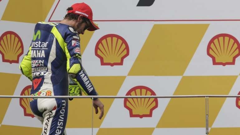 Para a decisão do campeonato, acabou por ser determinante a penúltima etapa, no circuito de Sepang, na Malásia, onde Rossi e o espanhol Marc Márquez, atual bicampeão mundial, foram protagonistas de um episódio que resultou em duas das semanas mais polémicas do MotoGP.