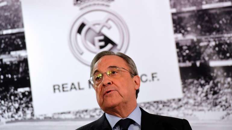 Florentino Pérez quis calar a especulação e convocou uma conferência de imprensa para dizer que Rafa Benítez não vai a lado nenhum e que Cristiano Ronaldo nunca lhe falou mal do treinador: &quot;Afirmou, rotundamente, que os jogadores apoiam o treinador&quot;