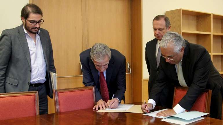 Este é um extra para os mais atentos: Jerónimo de Sousa até a escrever é de esquerda