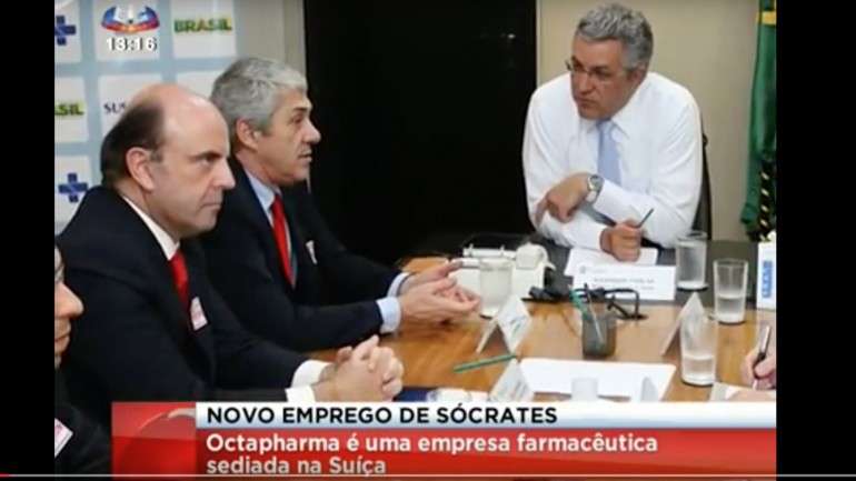 Lalanda Castro ao lado de José Sócrates. Captura de ecrã de uma reportagem da SIC, transmitida em fevereiro de 2013 sobre uma reunião da Octapharma com Alexandre Padilha, ministro da Saúde do Brasil