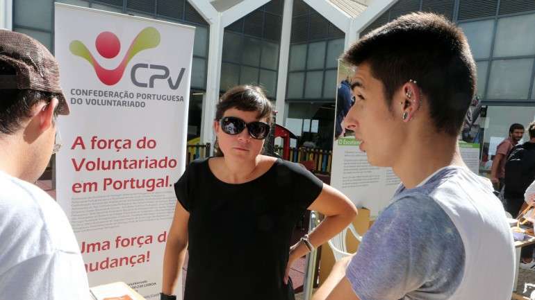 Oito portugueses, com idades entre os 18 e os 35 anos, desempregaram-se este ano para partir em missão