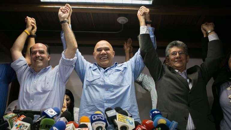 "É a continuidade do golpe judicial que denunciamos a 22 de dezembro", disse aos jornalistas o secretário executivo da MUD, Jesus Torrealba.