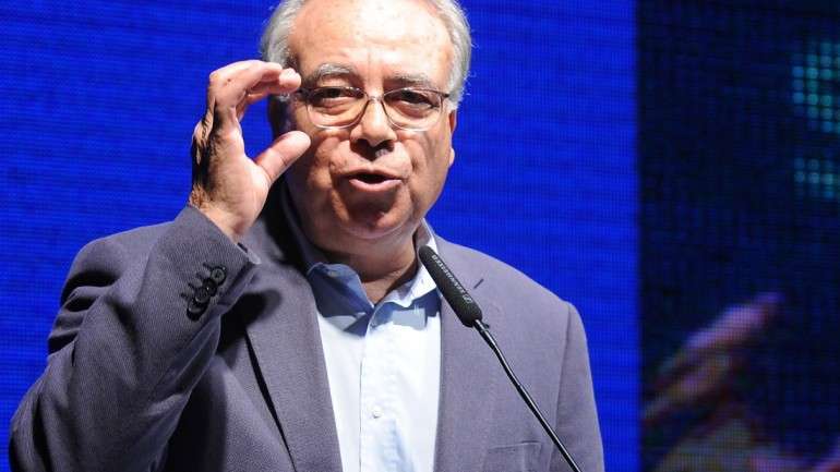 "Essa questão não é uma questão e, por isso, não merece qualquer comentário", diz Carvalho da Silva ao Observador