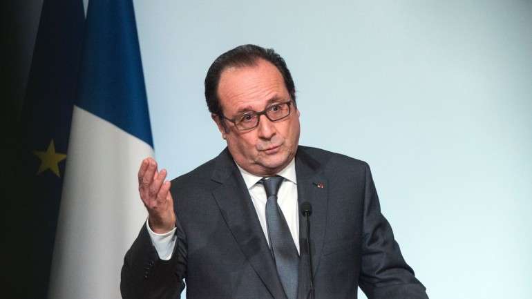François Hollande vai levar a medida ao Parlamento francês em fevereiro de 2016