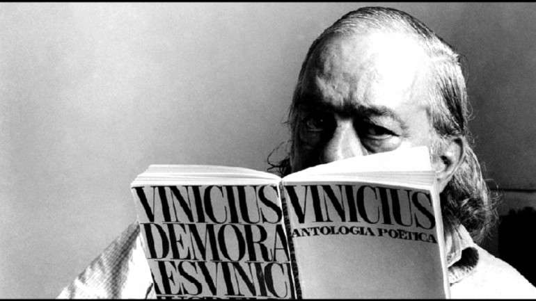 A poesia de Vinicius canta com força e entusiasmo louvores ao mundo que o poeta conheceu