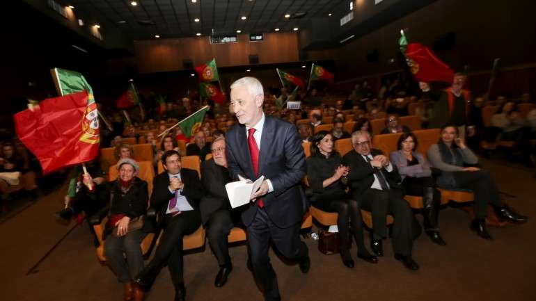 Na segunda-feira, em Setúbal, Nóvoa voltou a ter o apoio de ilustres socialistas: Ana Catarina Mendes, número 2 do partido, o ministro Eduardo Cabrita e Vítor Ramalho