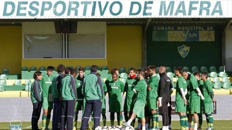 No verão de 2014, Joaquim Duarte foi a Qinhuangdao, na China, ver jogadores num torneio sub-21. Há seis anos, o Mafra começou a receber futebolistas chineses graças a um empresário do país, que o diretor desportivo do clube teve &quot;a felicidade&quot; de conhecer