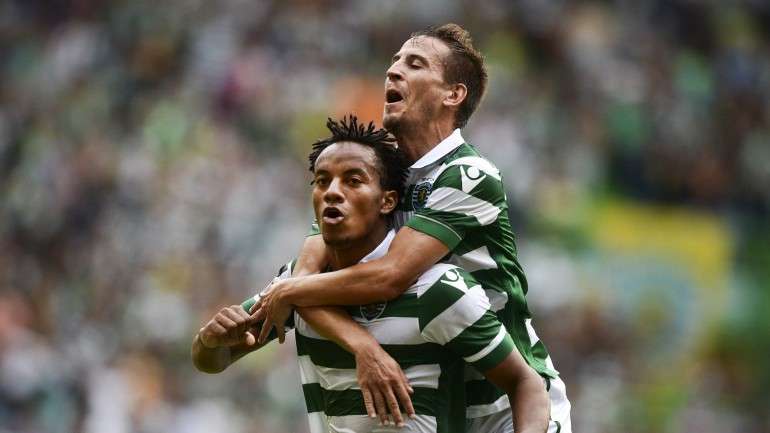 A última vez que o internacional peruano jogou pelo Sporting foi a 13 de setembro de 2015. Desde aí que as discussões e finca pés com a direção leonina, relativas à renovação do contrato (que termina em junho deste ano), o mantêm afastado da equipa