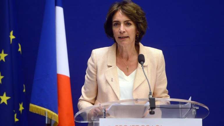 A ministra da Saúde francesa, Marisol Touraine, afirmou que "este teste foi realizado num estabelecimento privado especializado em ensaios clínicos"