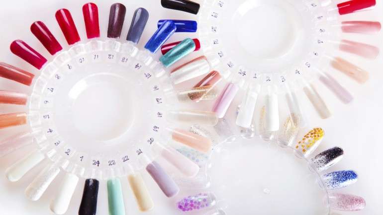 Remover unhas acrílicas em casa e ajuda para remover verniz gel foram duas das dúvidas mais pesquisadas.