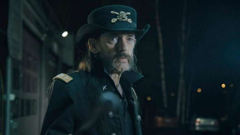 Lemmy e o leite não se misturam