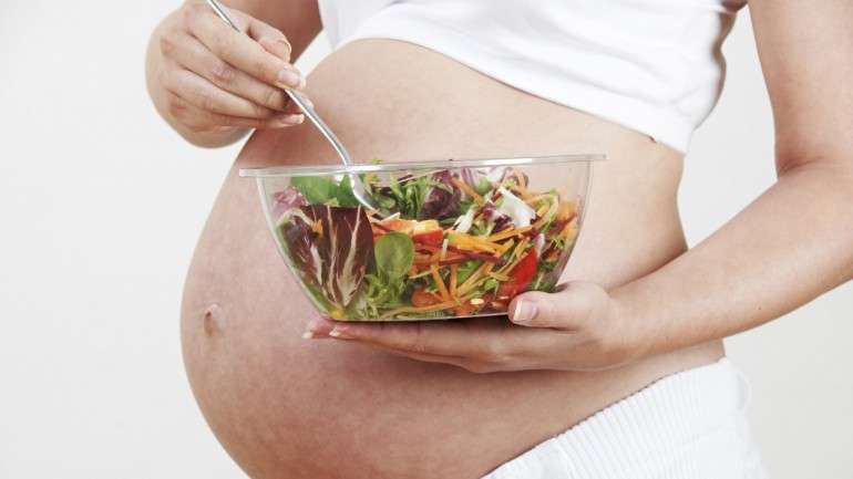 Parece saudável, mas cuidado com os legumes crus, sobretudo se não for imune à toxoplasmose. Vale a máxima de sempre: saladas, só em casa.