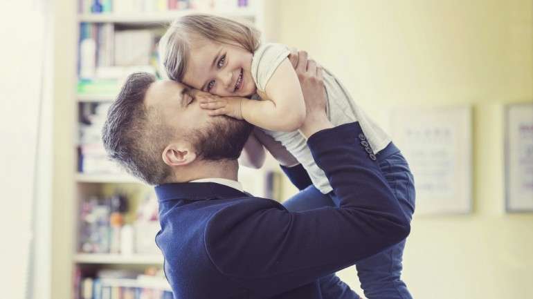 No livro "In Your Face: The New Science of Human Attraction" defende-se que as mulheres tendem a procurar parceiros com um formato de cara semelhante ao do pai se tiverem tido uma relação emocionalmente forte com este.