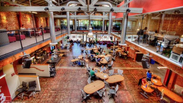 Imagem do Impact Hub, em Oakland, nos EUA