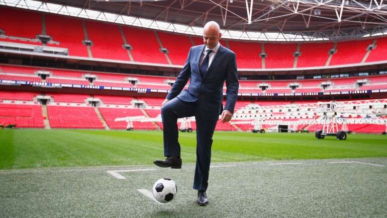 Depois de passar 16 anos na UEFA, sete deles como secretário-geral, o italo-suíço de 45 anos tornou-se no 9.º presidente da FIFA