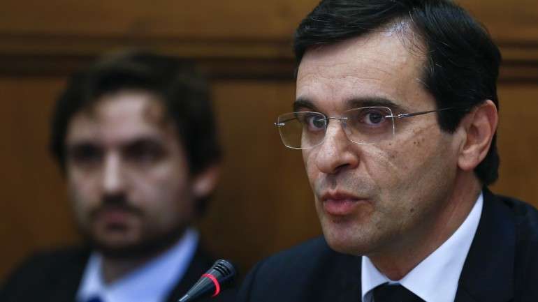 Despesa com hepatite C superou em muito as estimativas. Governo vai renegociar o contrato