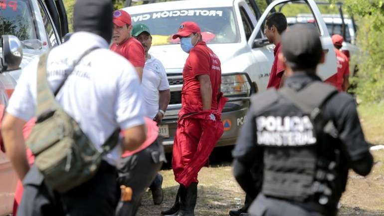 Além das equipas de socorro no local, os populares também ajudaram a encontrar as vítimas