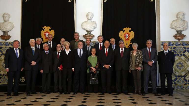 Manuel Alegre, Vital Moreira, Helena Roseta e Basílio Horta também constaram entre os presentes, que tiraram uma fotografia de família antes do almoço